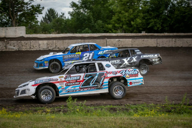 Larson, Rogotzke master "The Big House" on emotional night at Redwood Speedway